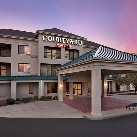 Courtyard By Marriott Topeka Bagian luar foto
