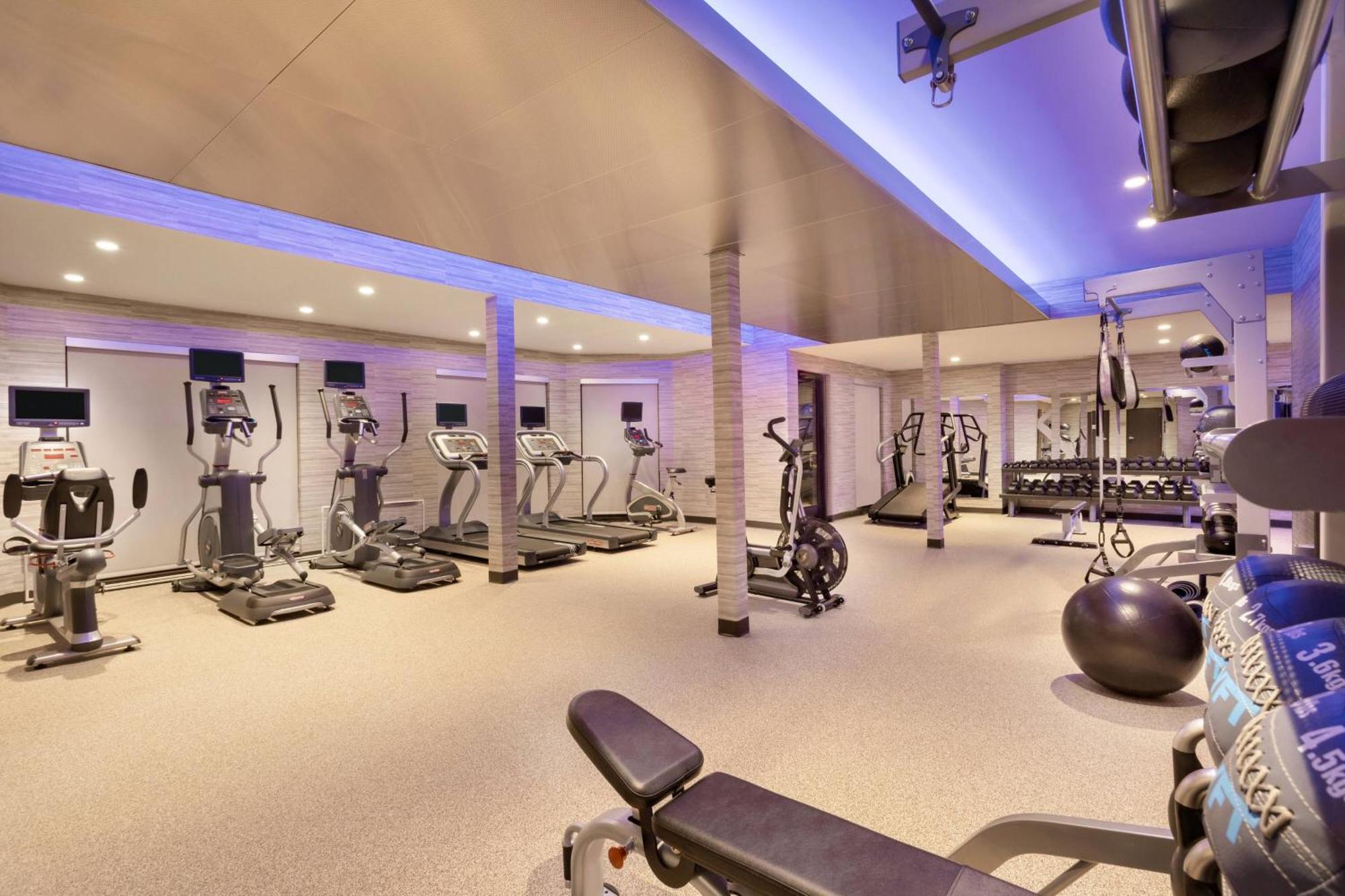 Courtyard By Marriott Topeka Bagian luar foto