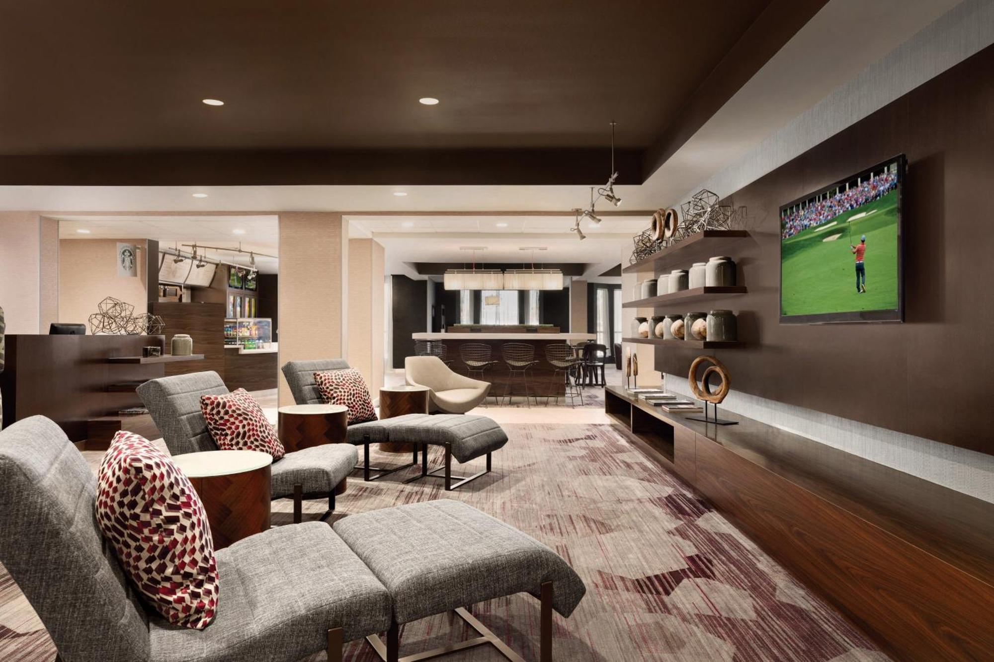 Courtyard By Marriott Topeka Bagian luar foto