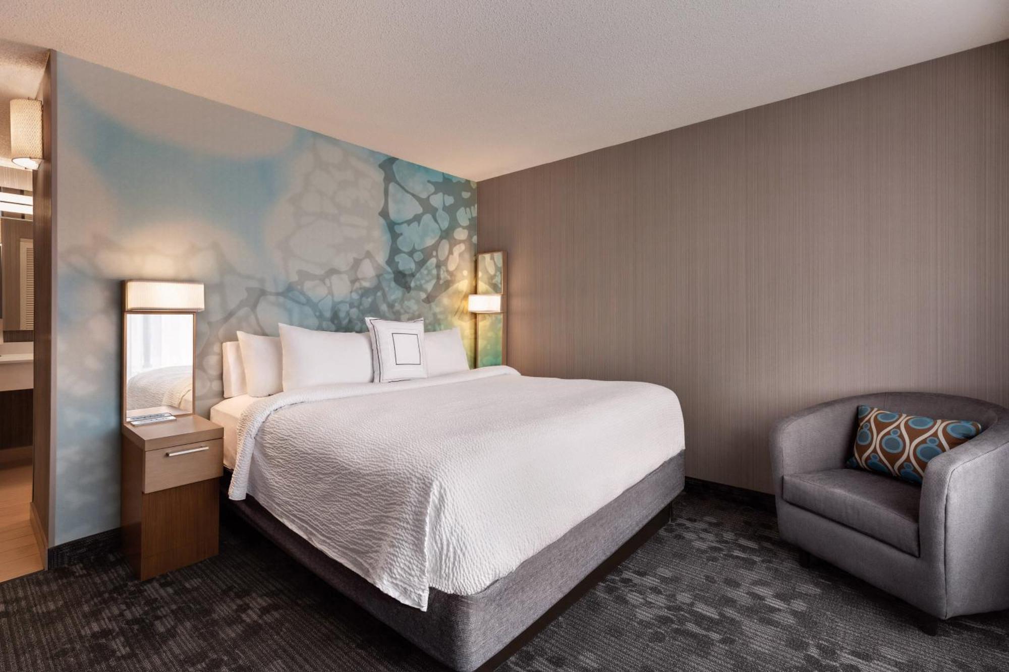 Courtyard By Marriott Topeka Bagian luar foto