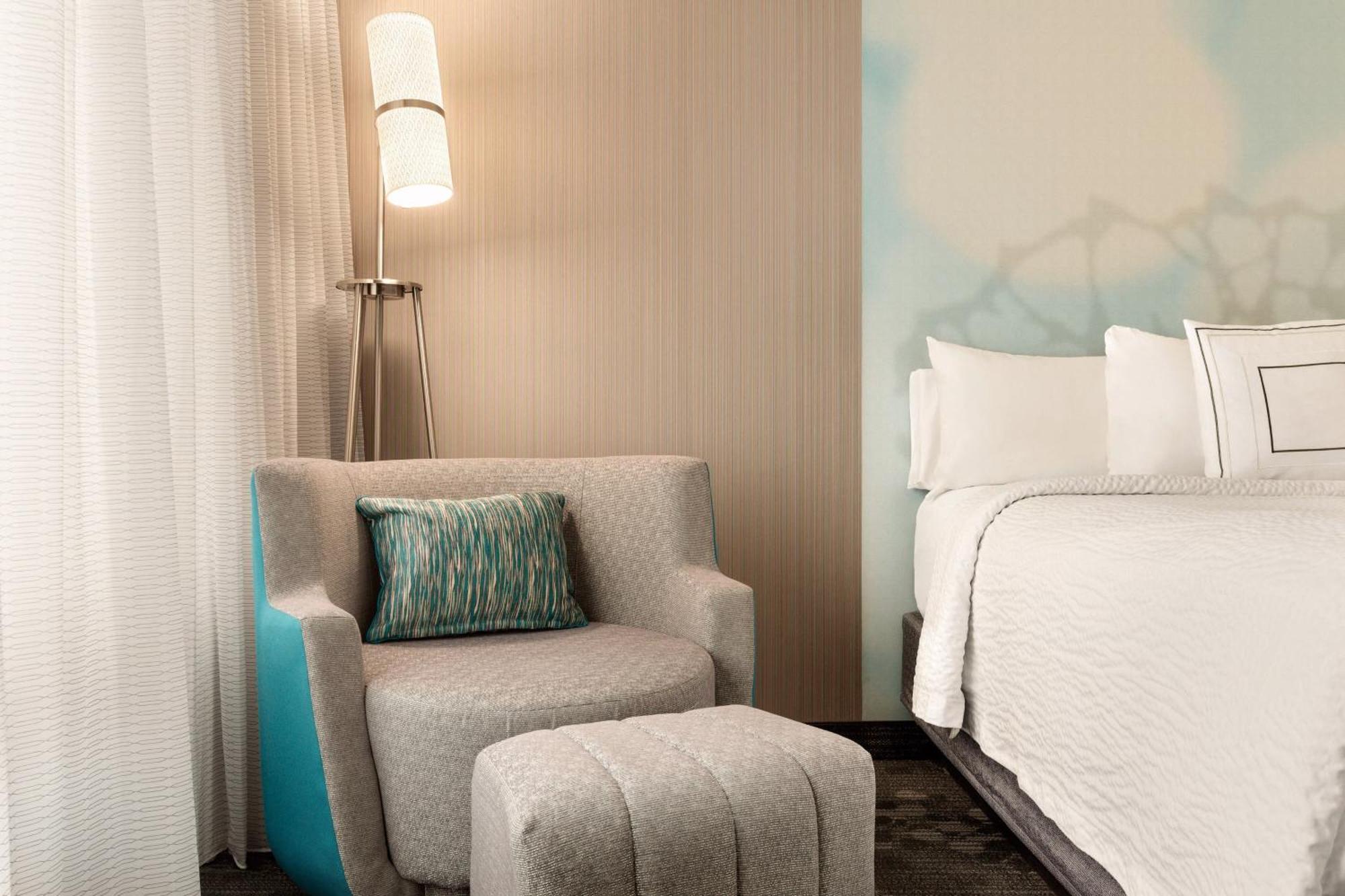 Courtyard By Marriott Topeka Bagian luar foto
