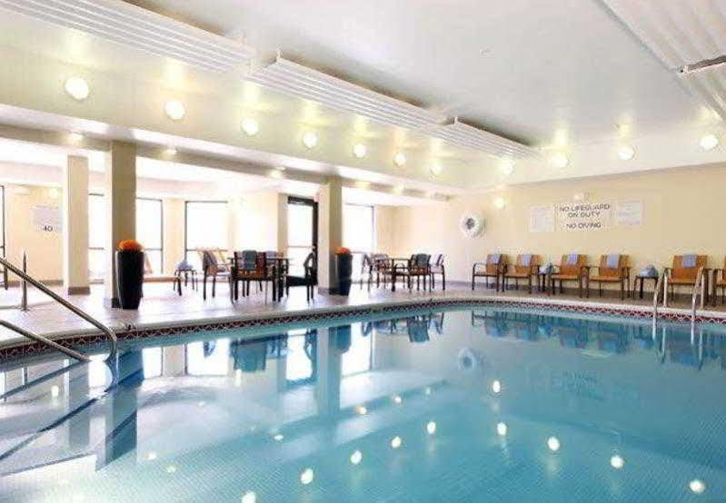 Courtyard By Marriott Topeka Bagian luar foto