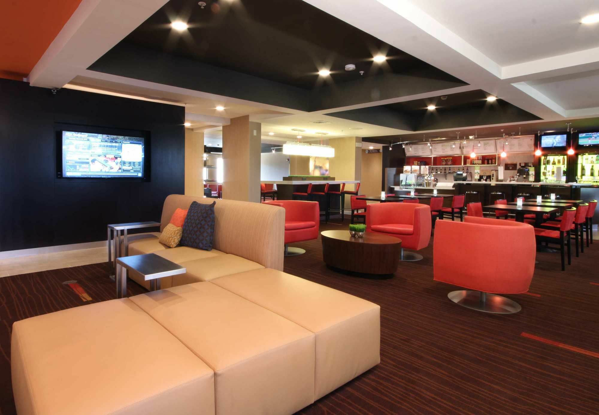 Courtyard By Marriott Topeka Bagian luar foto
