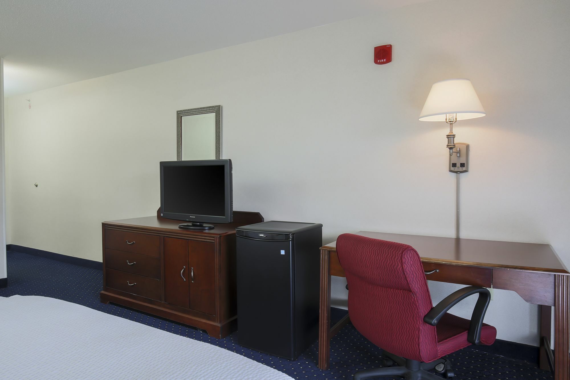 Courtyard By Marriott Topeka Bagian luar foto